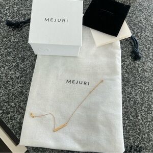 MEJURI Engravable Bar Bracelet
